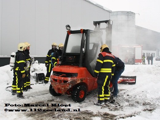 heftruck brand zeelandhallen 21-12-2010 058 met naam.jpg